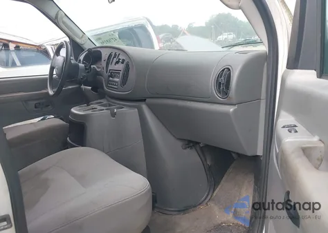 2005 Ford E-250 Commercial/Recreational z USA, uszkodzony, nr VIN 1FTNE24L25HA88100